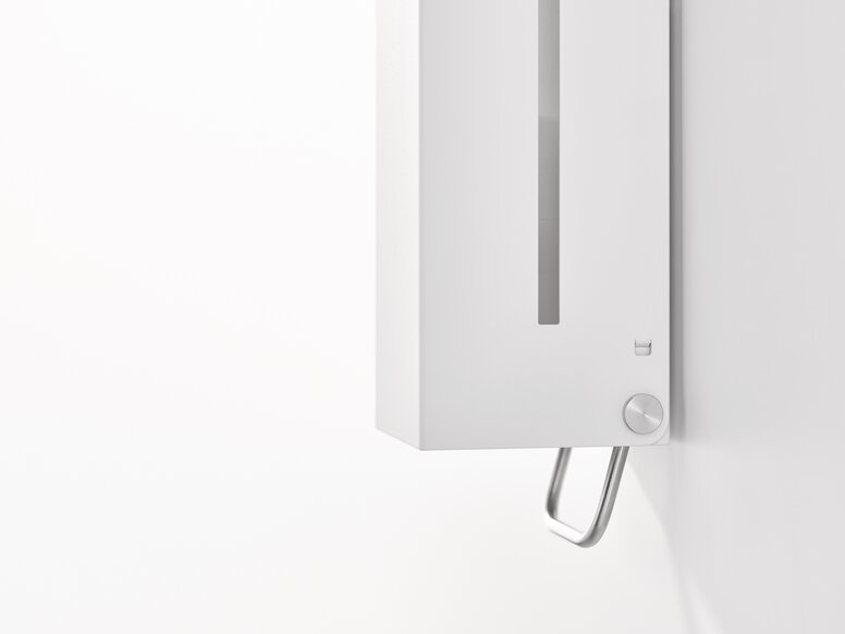 Distributeur de savon manuel HEWI Blanc mat Distributeur de savon manuel au design carré en blanc mat en acier inoxydable